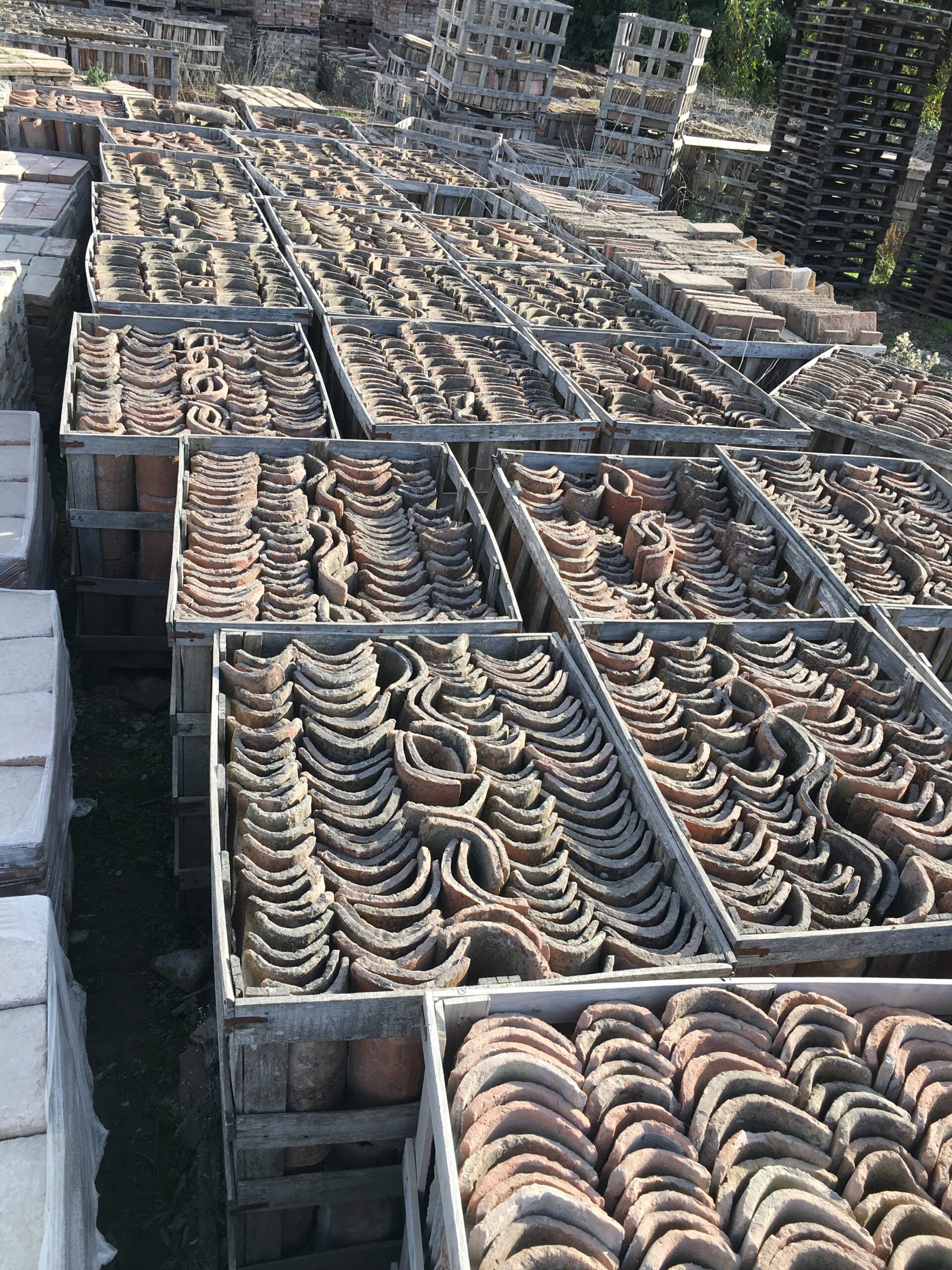 Selezione e commercializzazione di materiali antichi di recupero